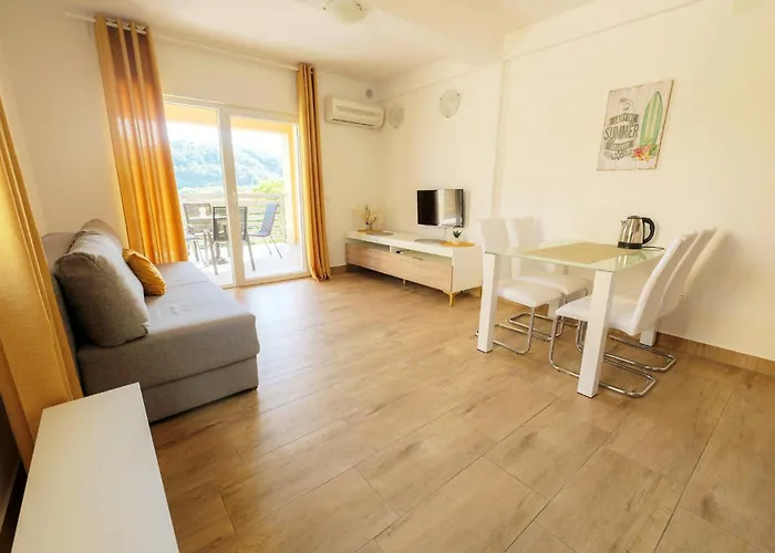 Apartments Chilla ***
